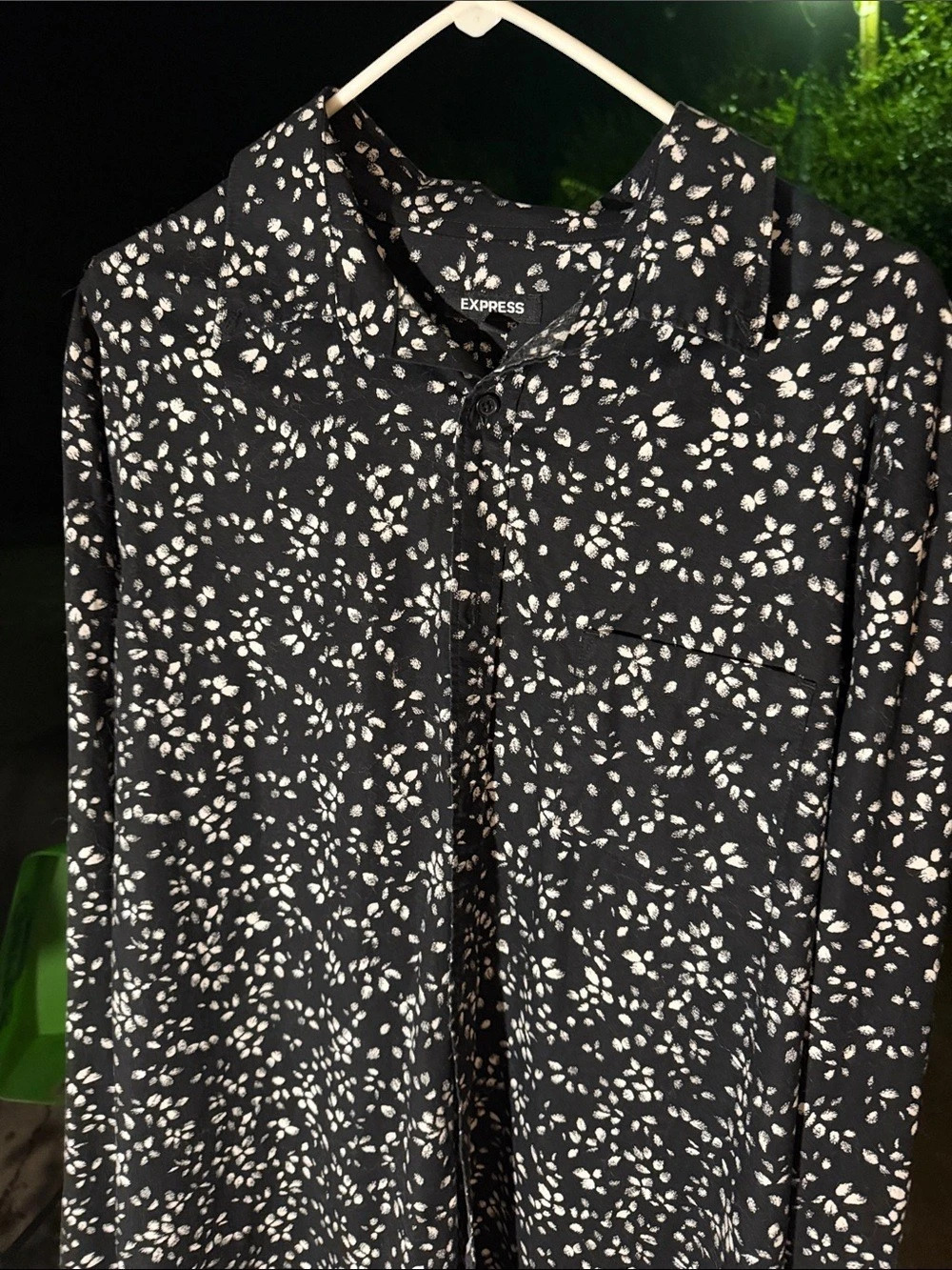 Express Floral Button Down in Black & White Size XL